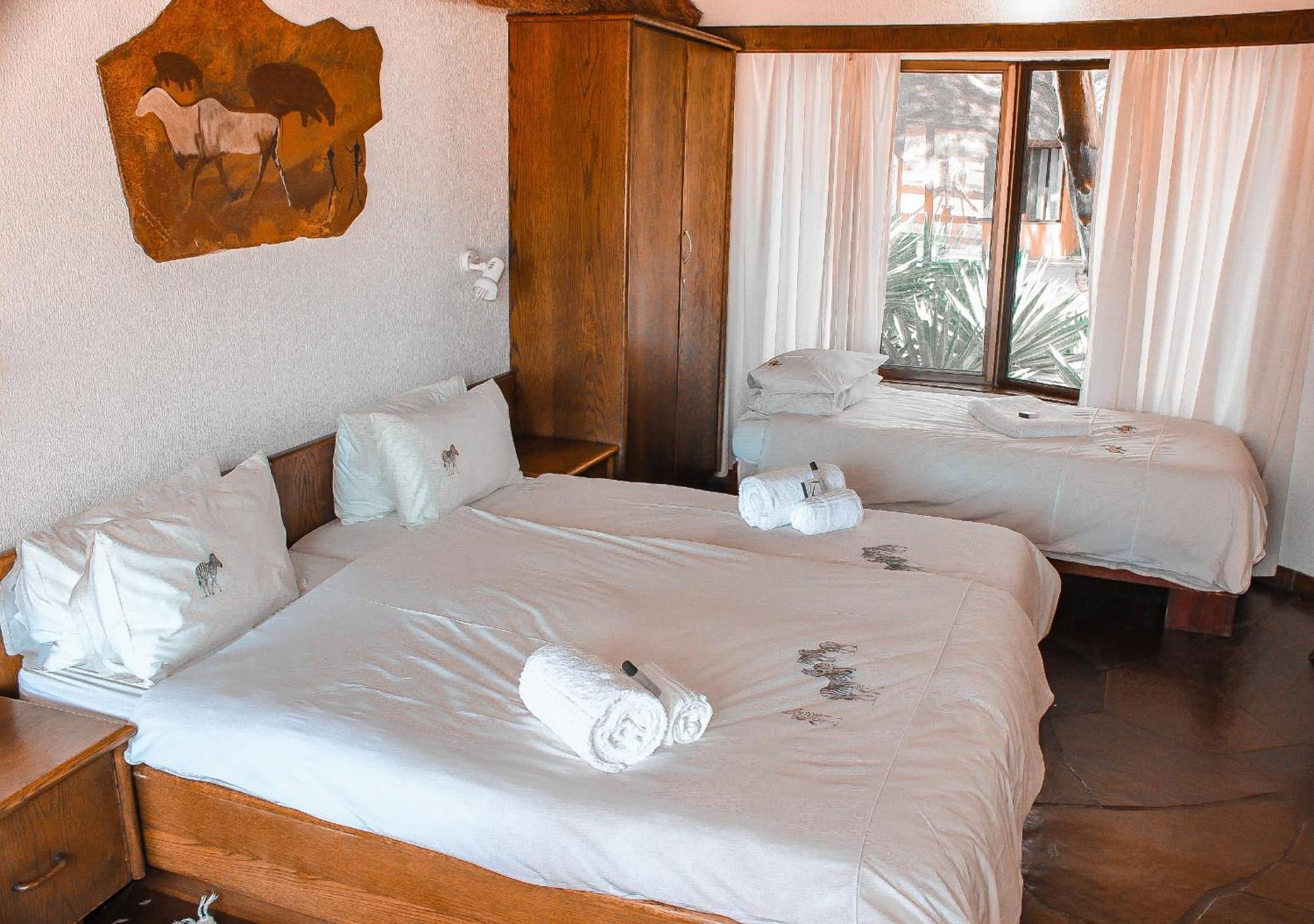 Omaruru Game Lodge Bagian luar foto